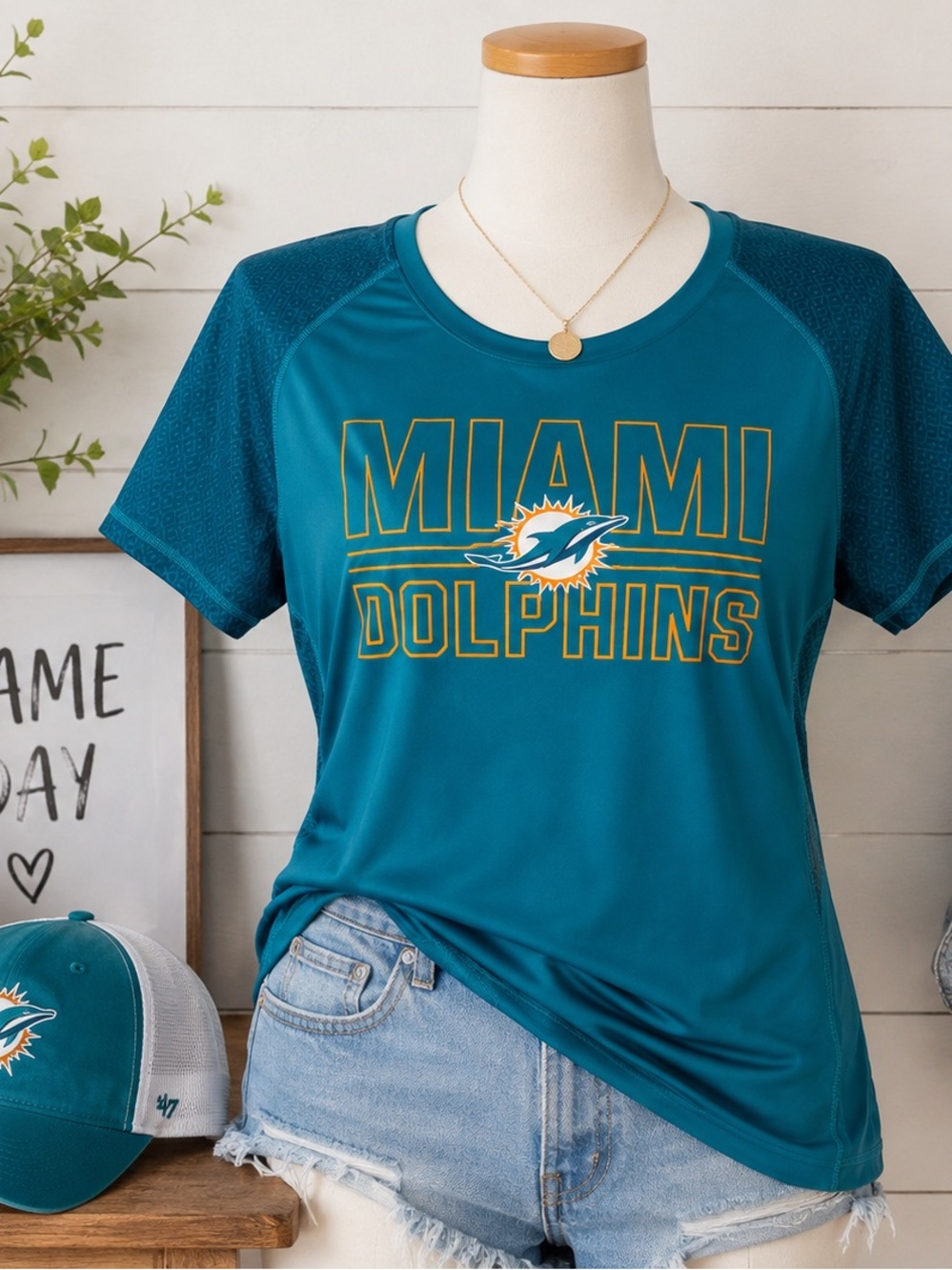 Miami Dolphins Women’s XL Teal Performance Athletic NFL Shirt